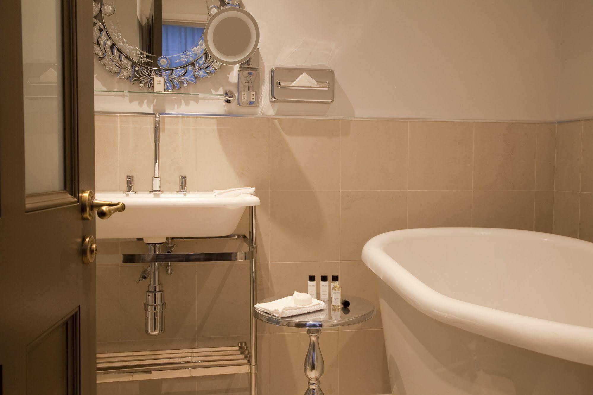 Vanbrugh House Hotel Оксфорд Экстерьер фото